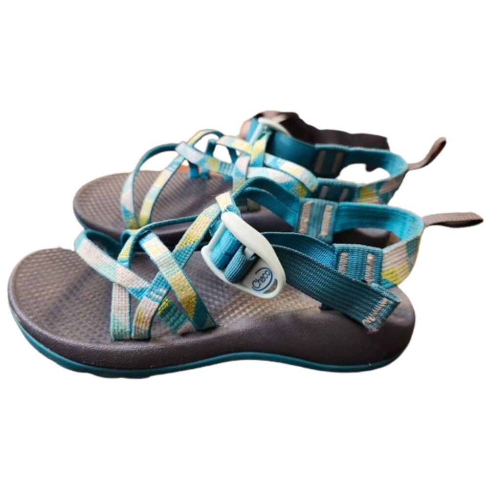 C27 Chaco Youth Size 3 Outdoor Hiking Strappy Adjustable Green Sandals